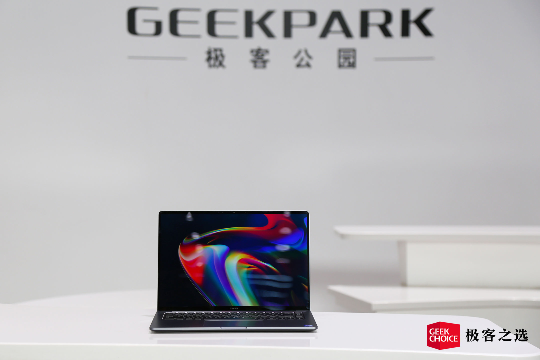 小米笔记本Pro评测：6499元的OLED笔记本，你想过吗？