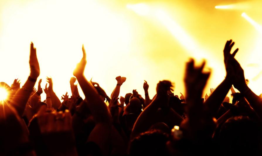 摇滚也严肃？黑豹乐队仅凭1首民谣轰动意大利，如今还搅局游戏界