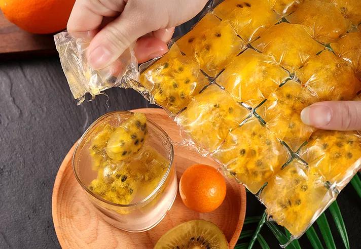 绿色冰块吃起来嘎嘣脆清凉解暑,冰块解暑神器