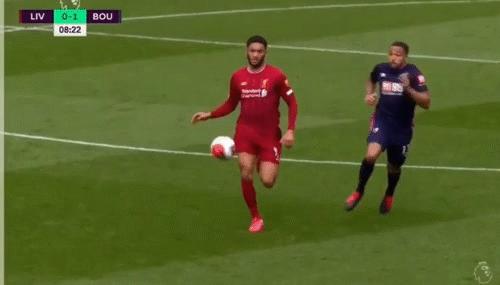 利物浦曼城法比尼奥犯规,利物浦vs曼城多库被犯规