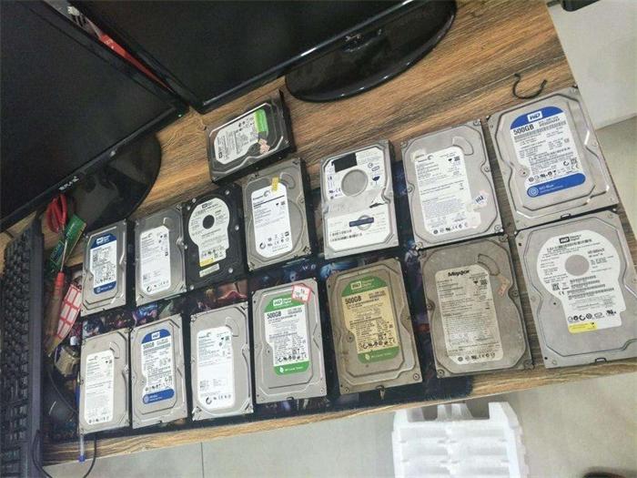 固态硬盘与机械硬盘哪个更好,固态硬盘和机械硬盘哪个更怕摔