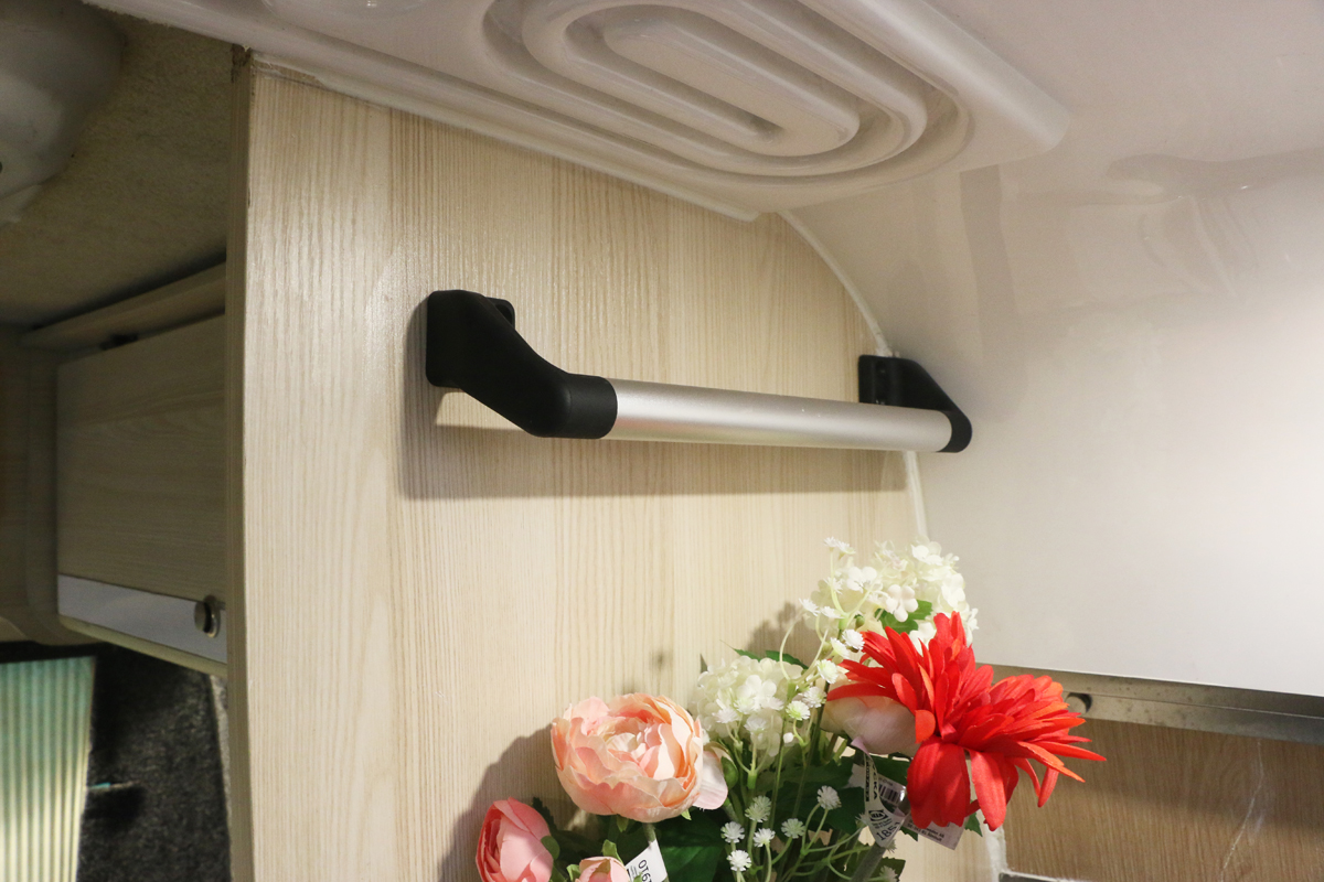 福田G9对卡座升顶房车,福田g9房车五菱房车对比