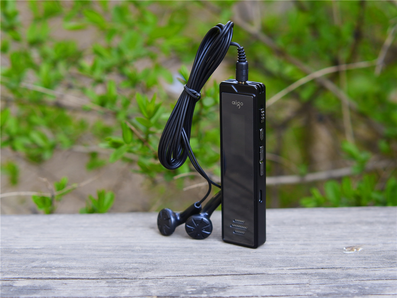 爱国者6811数码录音笔如何听mp3,爱国者r6811录音笔简评不足200元