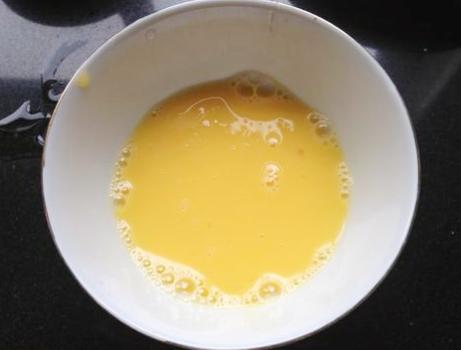 鸡腿做法炸鸡腿用面包糠不用淀粉,炸鸡腿时淀粉面粉教你做法