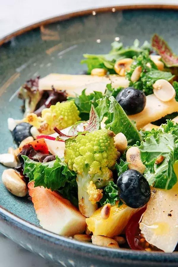 源和1916里的这家网红店，是花店也是甜点店还是图书馆