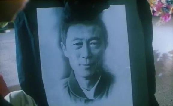 导演界有比张艺谋地位还高的吗,比张艺谋更老牌的导演有谁