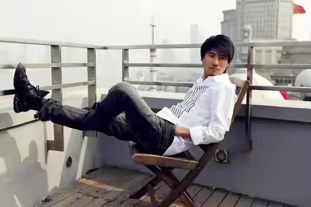 “狂人”韩寒的结局,早在2000年就已经注定了