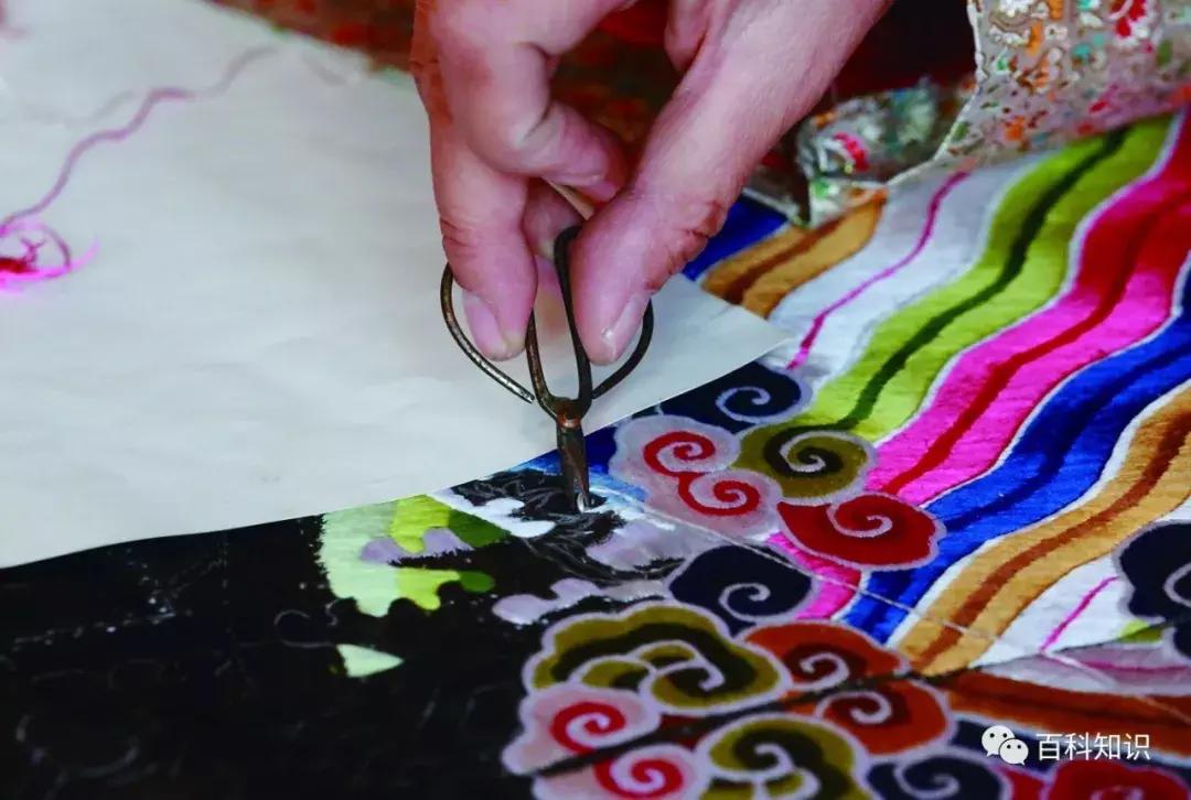 刺绣黄袍画,国画刺绣衣服