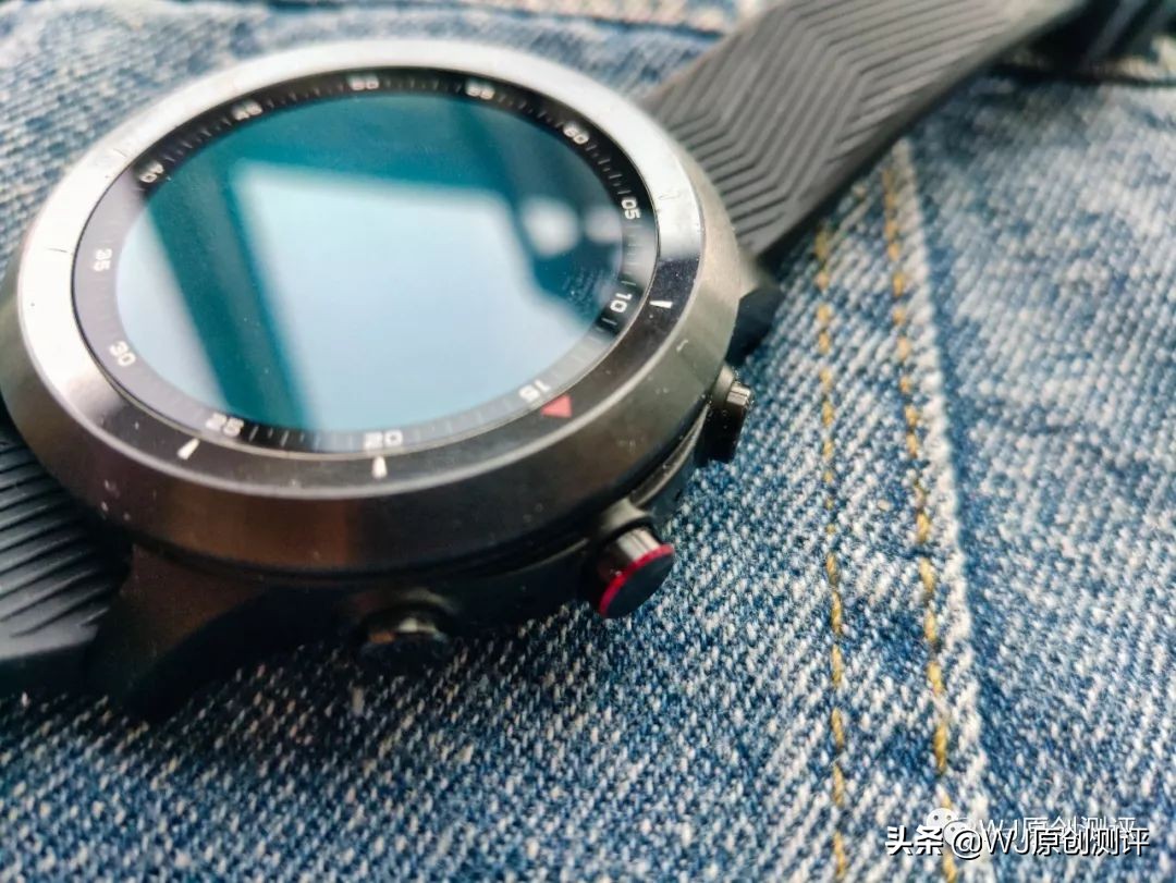 能打电话的手表颜值高,很耐摔的智能手表