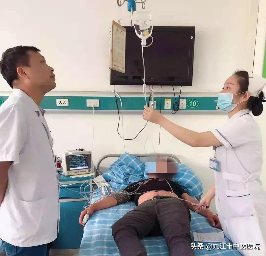 服用头孢类抗生素后切勿饮酒,服用头孢类药物后7日内别饮酒