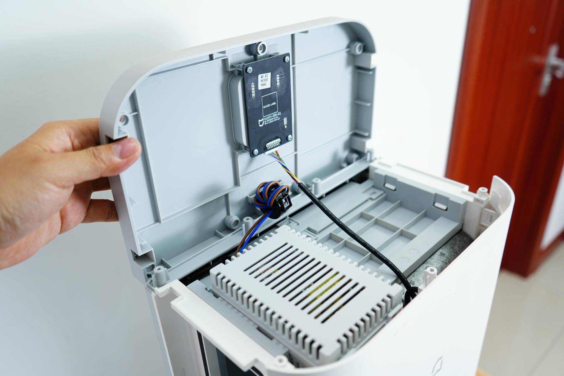 细分产品线还是市场需求——小米A1新风机，我们拆个透彻操作