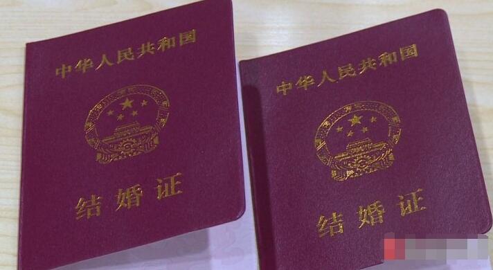 浪漫“520”宿迁各地民政局迎来了领证“小高峰”新人扎堆炫婚证