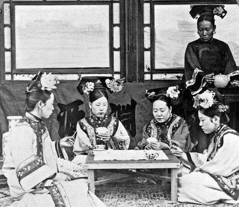 清朝灭亡后妃嫔都去哪了,清朝灭亡后那些妃子都到哪去了