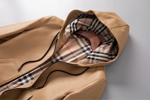 巴宝莉男士皮衣配什么裤子好看,巴宝莉prorsum皮衣