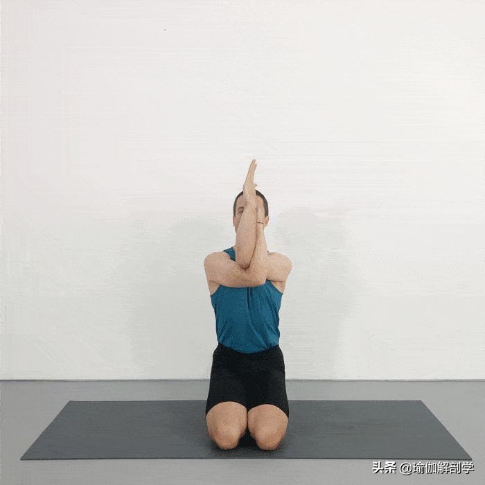 瑜伽肩颈理疗私教,肩颈酸疼修复瑜伽私教手法