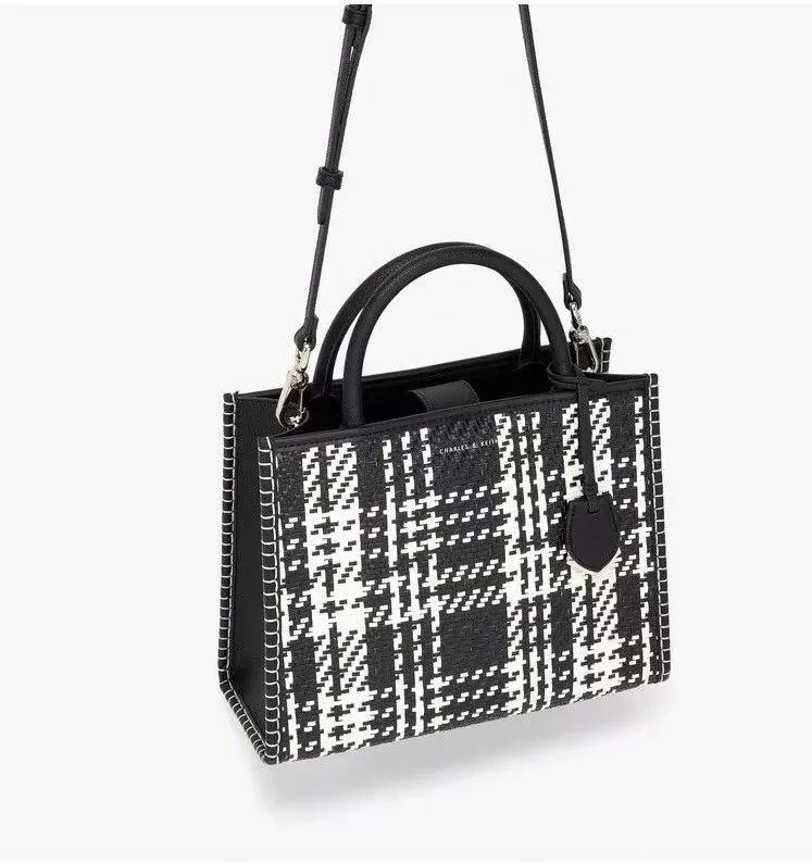 小ck最新款包多少钱,小ck性价比最高的包包