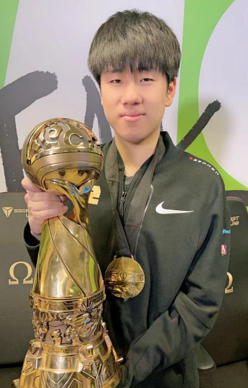 管泽元lpl最离谱选手,lpl解说员排行榜管泽元