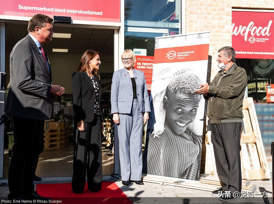 丹麦玛丽王妃穿搭图,丹麦玛格丽特女王穿搭