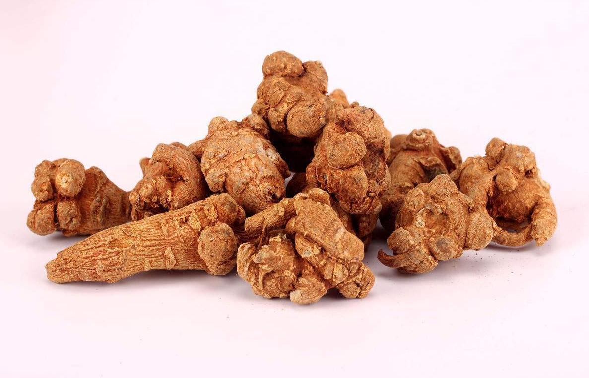 高血压患者能服用三七吗,高血压可以吃天麻三七藏红花