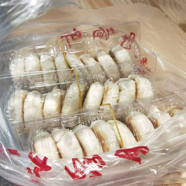 国庆送礼就选它!这家馅饼现做现卖,排长队,一天狂卖一万个