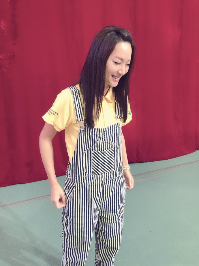 徐子珊香港小姐夺冠时刻,徐子珊华裔小姐香港小姐