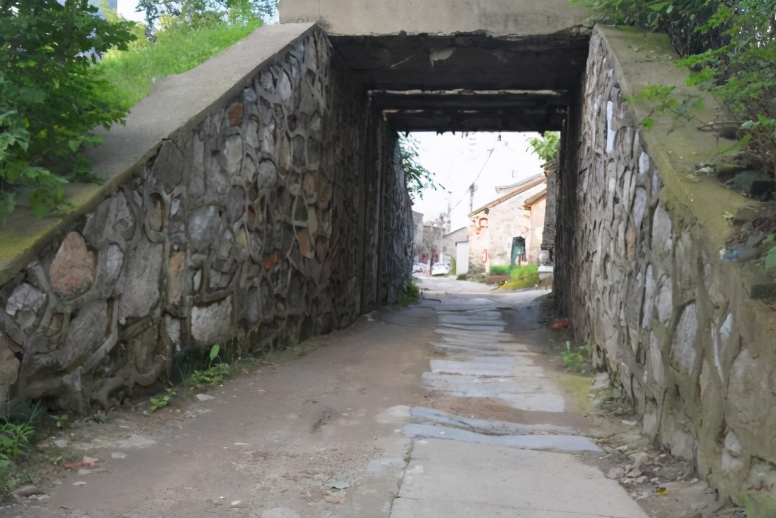 东津千年古镇,东津古街历史简介