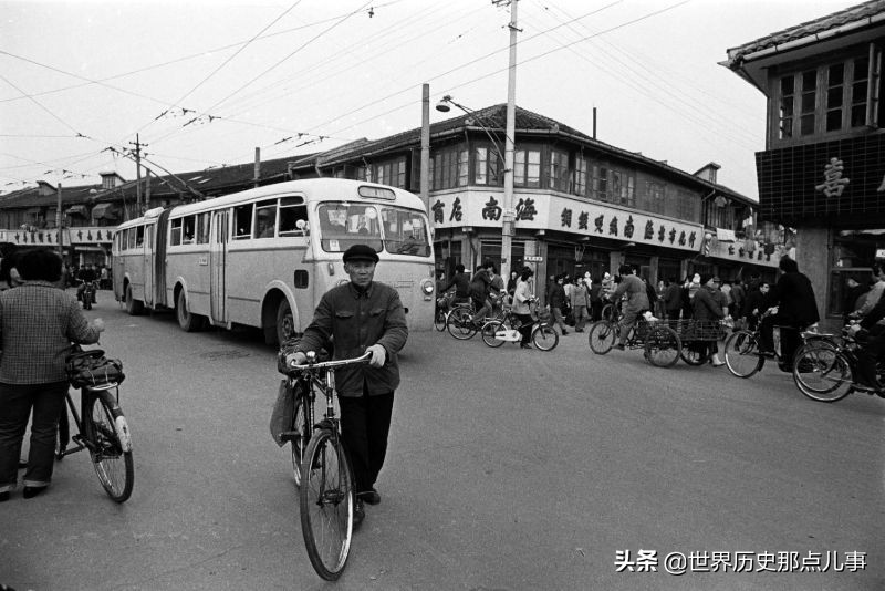 10张罕见老照片：80年代上海的日常生活，曾经是多少人的美好记忆