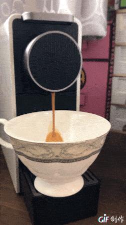 今天开箱一款便携胶囊咖啡机,mini胶囊咖啡机便携