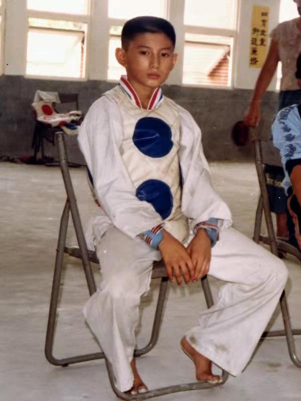 霹雳虎吴奇隆招牌动作独特的跳跃,霹雳虎吴奇隆很有钱吗