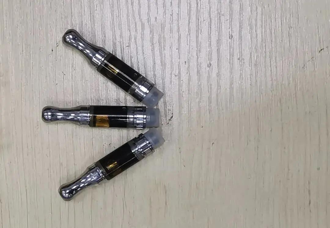 *子烟电**还能这样玩？男子收“甜蜜礼物”被抓，大小朋友要注意！