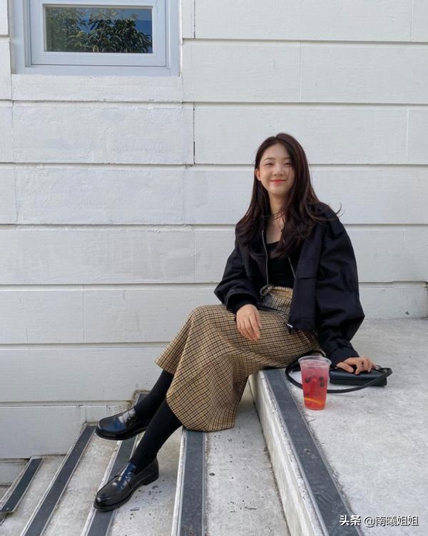 缩口裤怎么搭配高级,宽松裤怎么搭配才好看