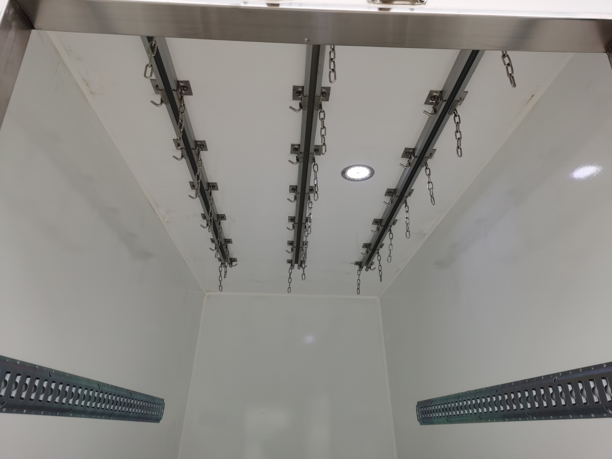 上海大通v90物流版,上汽大通v90货运版多少吨