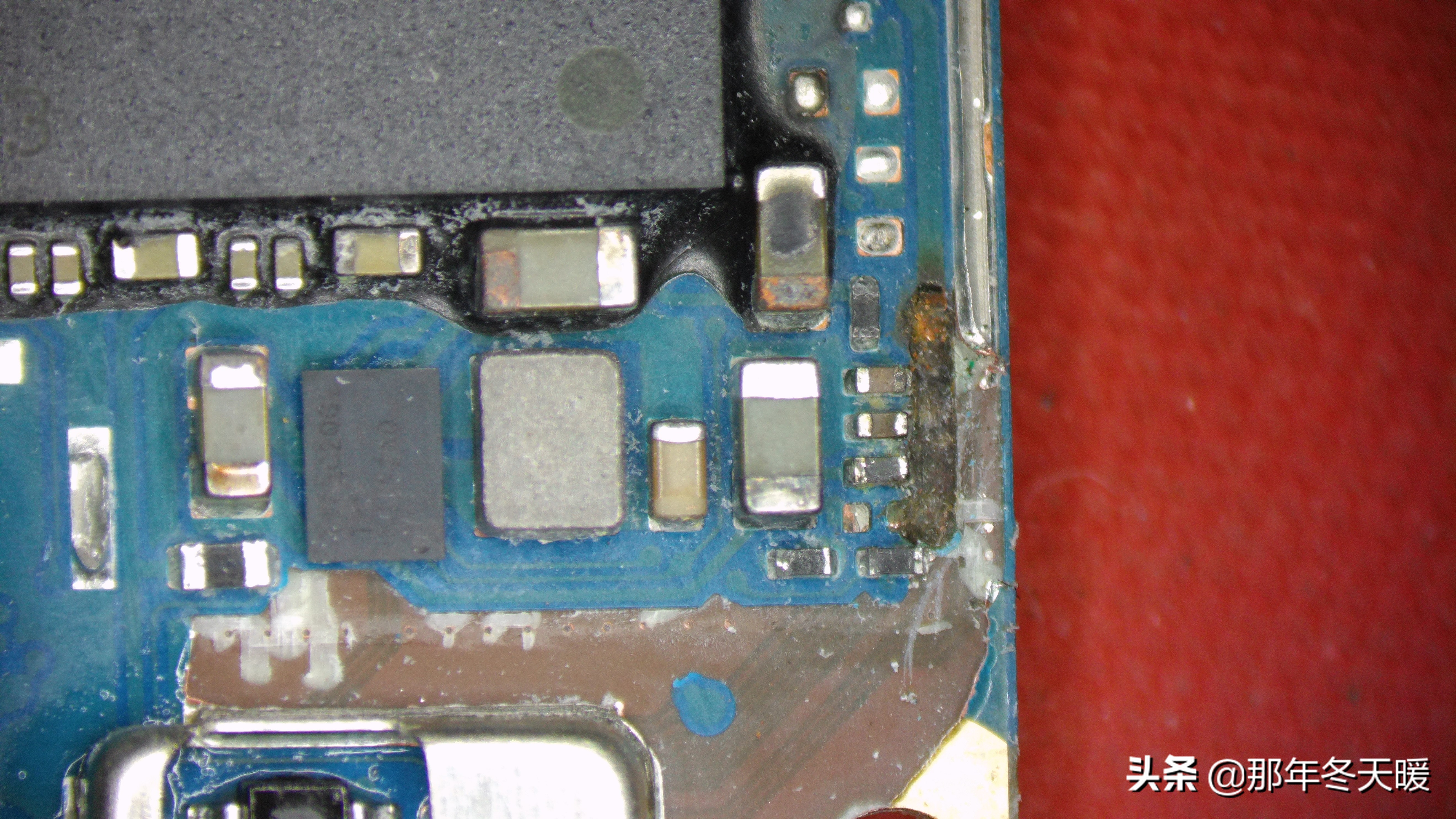 OPPOA59m进水不显示维修一例