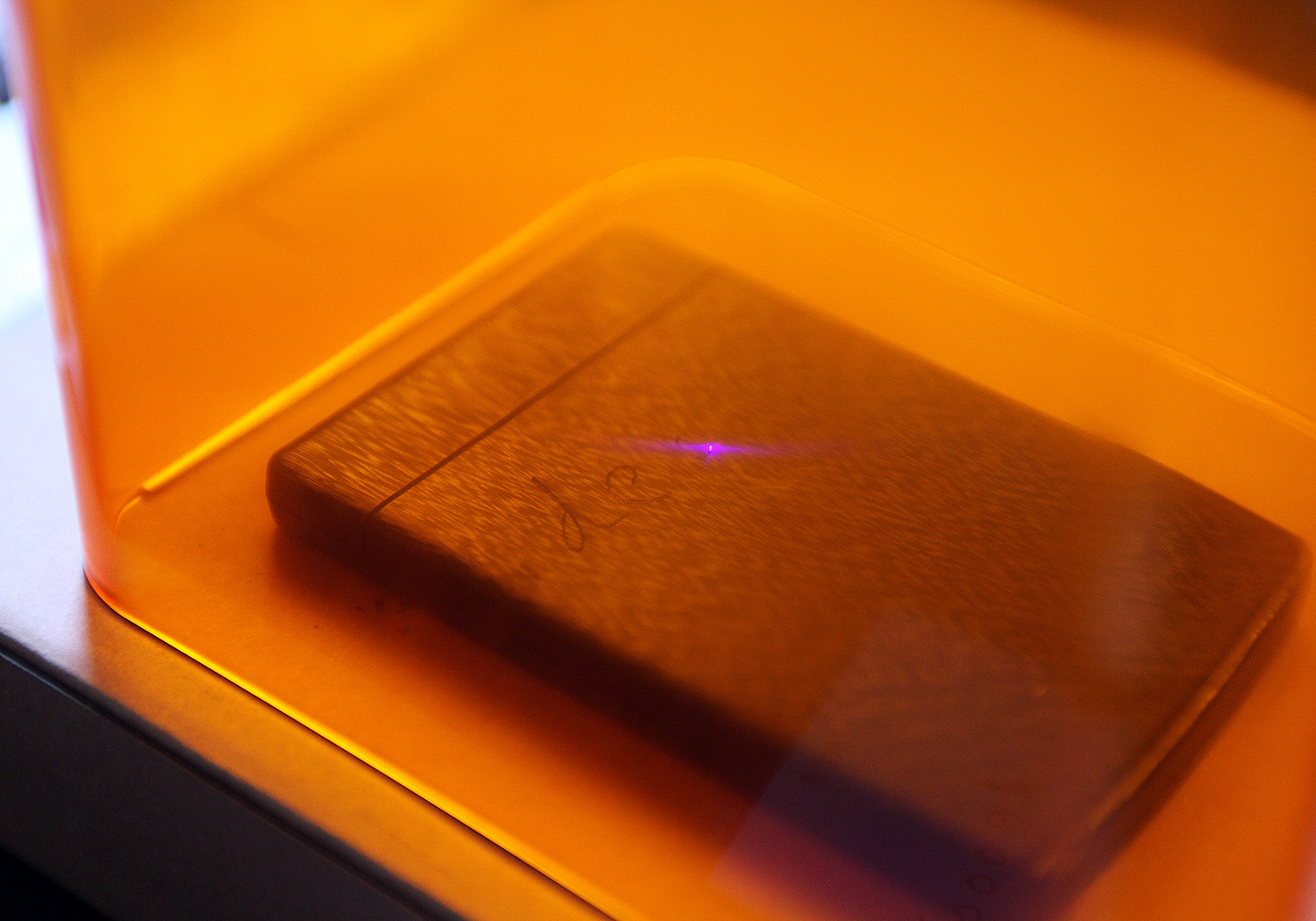 大功率啄木鸟激光测评,米家镭雕机跟啄木鸟一代哪个好