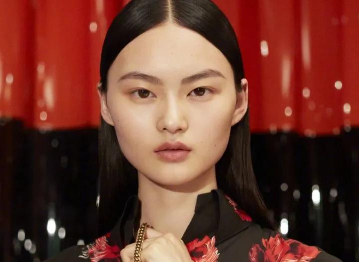 化妆为什么感觉更丑了,化妆显老的三个细节