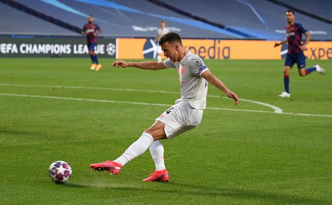 人比人气死人！克罗地亚飞翼喜捧三冠王老冤家却在对面板凳坐穿