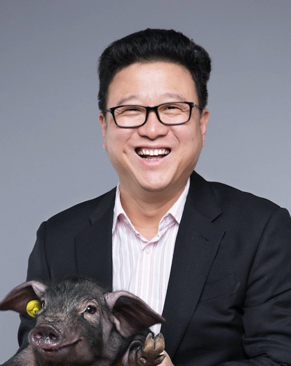 “养猪人”丁磊的经商之路，抛弃“铁饭碗”创立网易，靠游戏发家