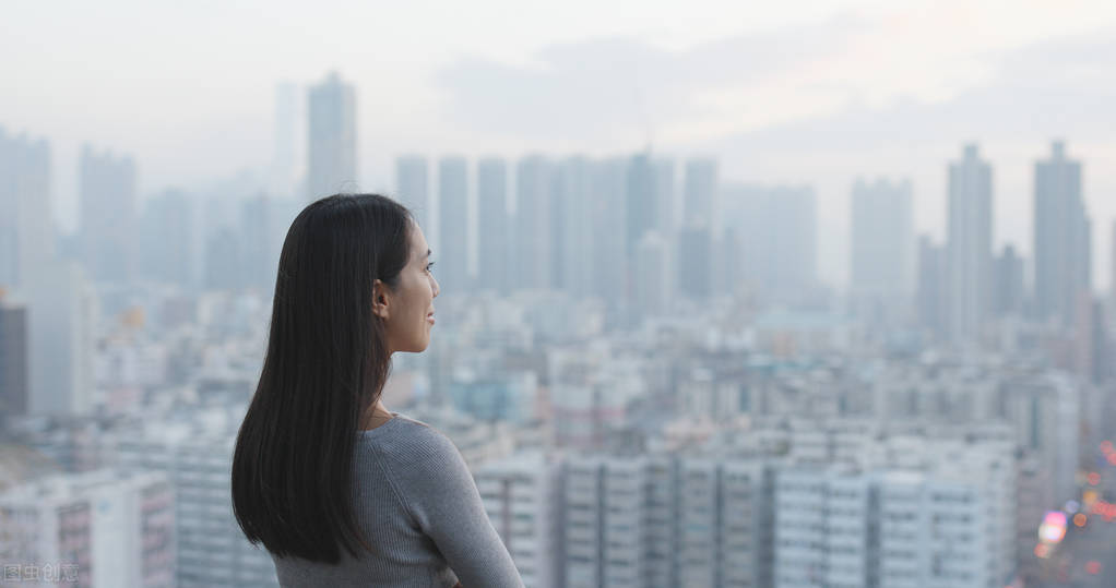 宁愿“法拉利车上哭，也不愿意自行车上笑”，18岁女孩的价值观