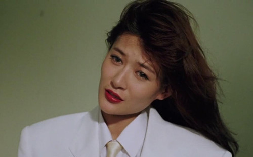 陈宝莲成疯之路:15岁被母亲逼迫赚钱,29岁自杀狠弃未满月儿子