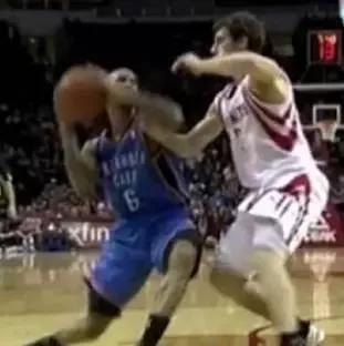 膝关节有时感觉很脆弱怎么回事,为什么膝关节容易受伤