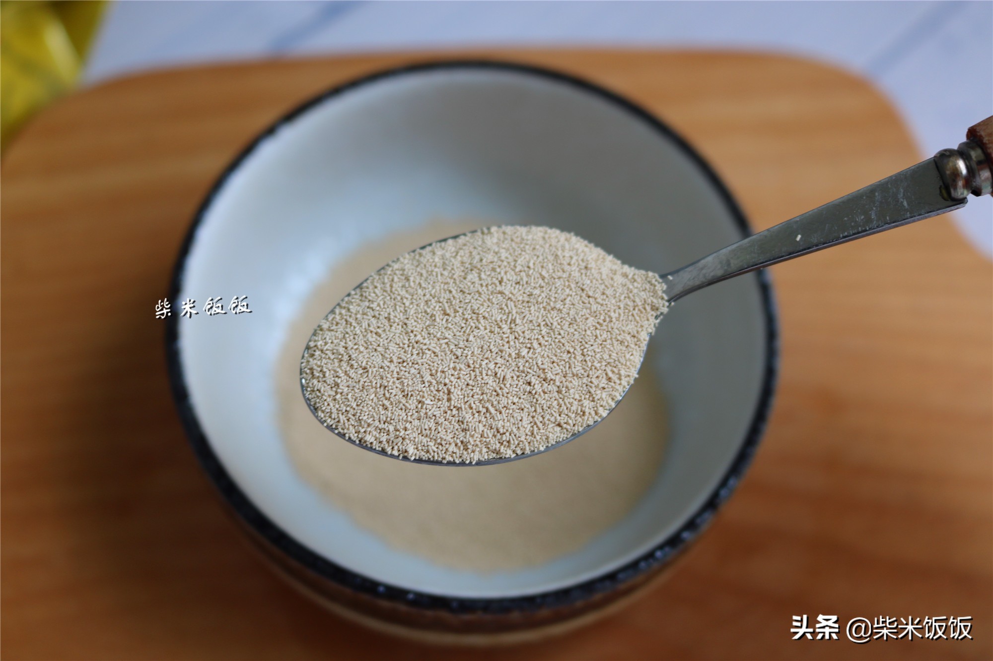 酵母为什么能让面团发起来,面团发酵不起来怎么加酵母补救