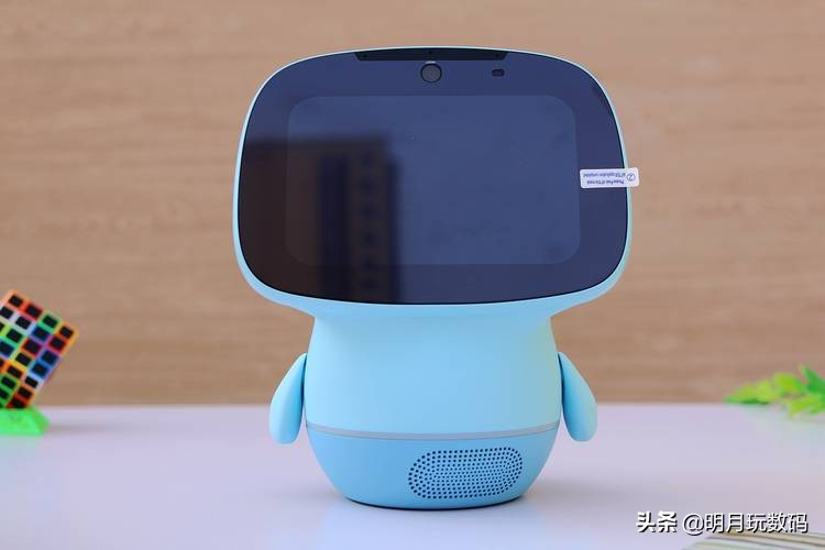 送给孩子更多的陪伴——云知声聪聪AI陪伴教育机器人开箱