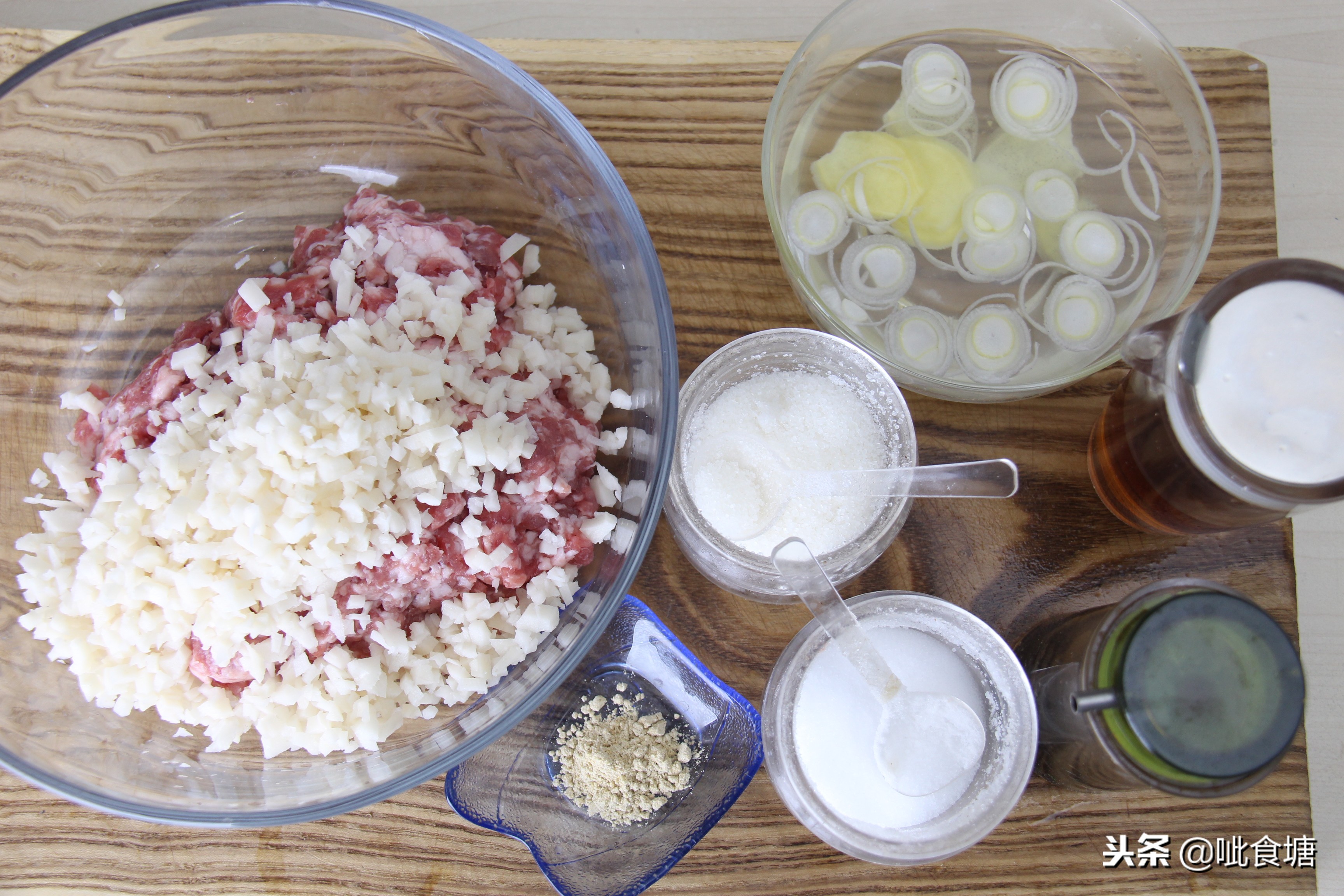 正宗红烧狮子头四喜丸子开袋即食,四喜丸子和红烧狮子头不一样