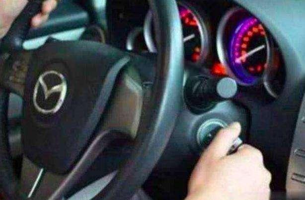 新手手动挡起步车抖是怎么回事,等红绿灯起步老熄火怎么办