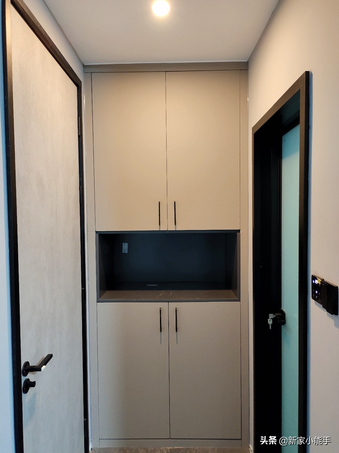 现在装修无主灯好看还是有灯好看,新式装修客厅无主灯