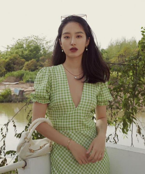 喜宝为了生存努力挤进上流社会 (电影喜宝桥段)