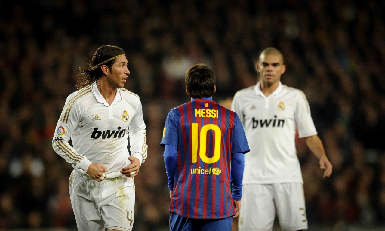 足坛历史十大中卫排名,足坛十大黄金中卫