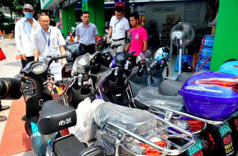 为什么有的电动车能卖大几千,为什么卖电动车的这么多