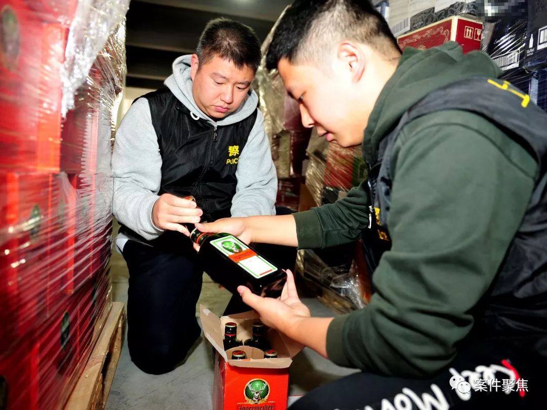 广东假冒lv包涉案案件,查获国内假冒lv名牌服装销售案