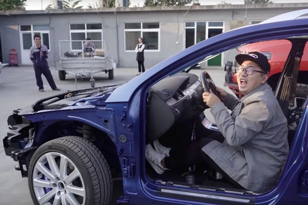 又能拎包又能带娃,又能装行李又能拖娃